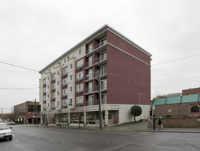 Asia Condos in Seattle, WA - Foto de edificio - Building Photo