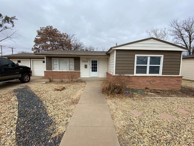 property at 3214 32nd St