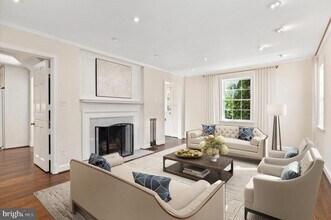 4849 Rodman St NW in Washington, DC - Foto de edificio - Building Photo