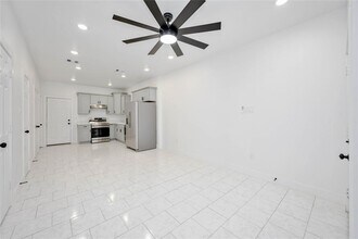 7706 Independence St in Houston, TX - Building Photo - Building Photo