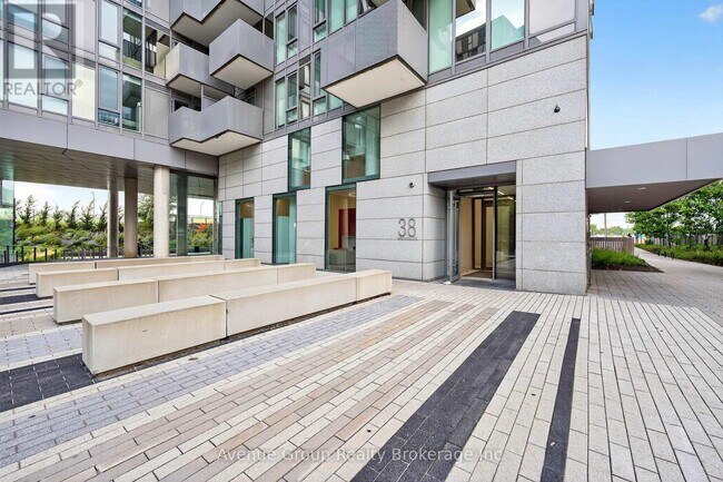 38 Monte Kwinter Ct in Toronto, ON - Building Photo - Building Photo