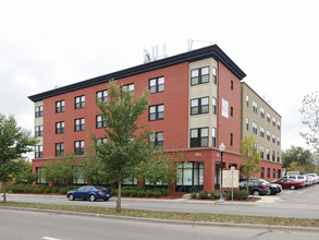 Lindquist Apartments in Minneapolis, MN - Building Photo - Building Photo
