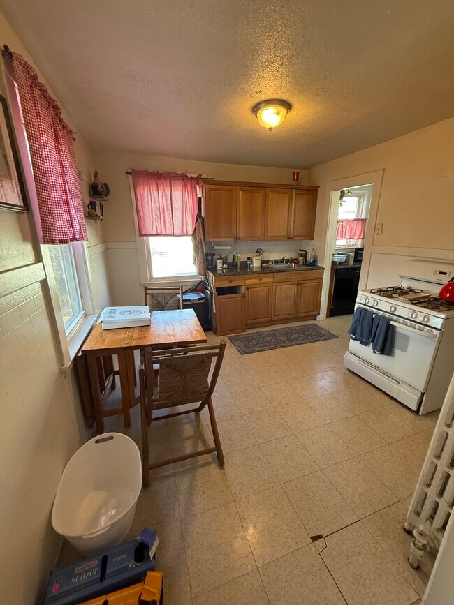 58 Brock St, Unit 3 in Boston, MA - Building Photo - Building Photo