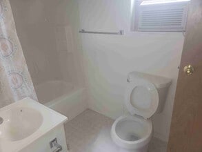 446 Co Rd 90B in Gonzales, TX - Building Photo - Building Photo