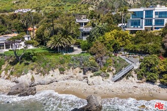 31833 W Sea Level Dr in Malibu, CA - Building Photo - Building Photo