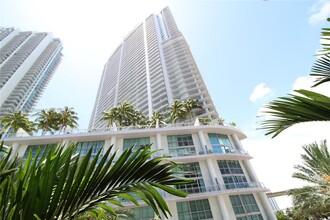 350 S Miami Ave, Unit 309 in Miami, FL - Building Photo - Building Photo