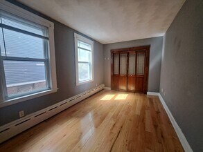 46 Princeton St, Unit #1 in Boston, MA - Foto de edificio - Building Photo