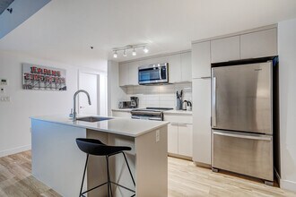 1020 Rue de Bleury, Unit SI ID1385502P in Montréal, QC - Building Photo - Building Photo