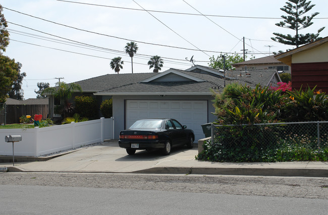 2556 Sunset Dr in Ventura, CA - Building Photo - Building Photo