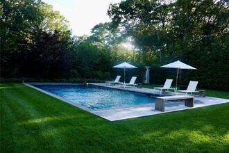 66 Crystal Dr in East Hampton, NY - Building Photo - Building Photo
