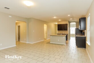 7123 Pandora Wy, Unit C-406 in San Antonio, TX - Foto de edificio - Building Photo