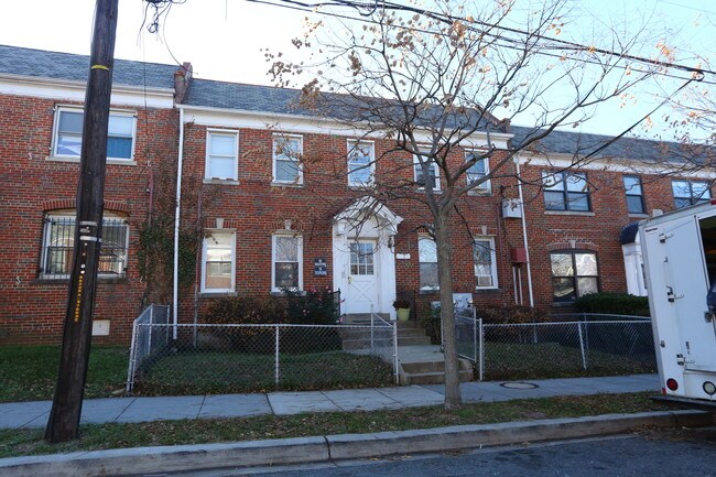 1305 Adams St NE in Washington, DC - Building Photo - Building Photo