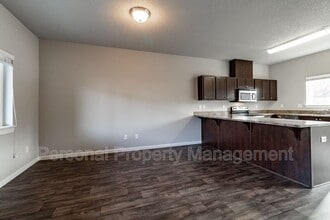 12600 NE 49th St in Vancouver, WA - Building Photo - Building Photo