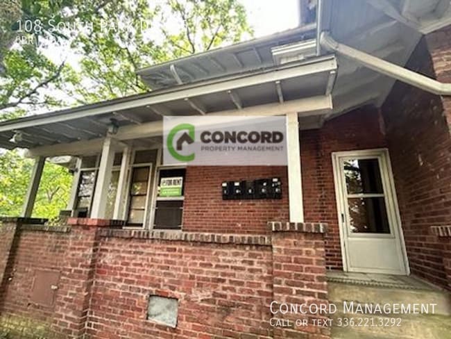 108 S Park Dr in Greensboro, NC - Building Photo - Building Photo