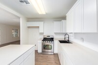 2109 E Sheridan St, Unit Studio photo'