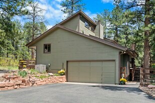 4515 Red Rock Dr in Larkspur, CO - Building Photo