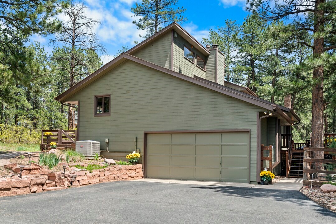 4515 Red Rock Dr in Larkspur, CO - Building Photo