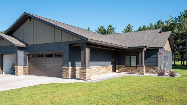 property at 653 Lake Forest Cir