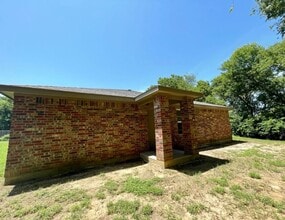 510 Wallace NW in Ardmore, OK - Building Photo - Building Photo