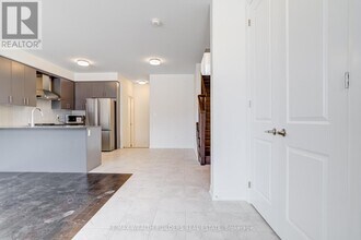 100 Coolhurst Ave in Brampton, ON - Building Photo - Building Photo