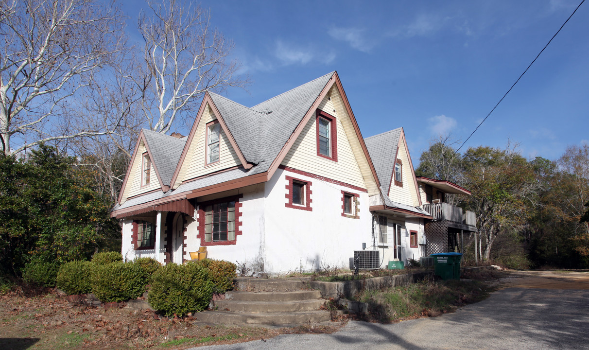 1300 James Lee Blvd in Crestview, FL - Building Photo