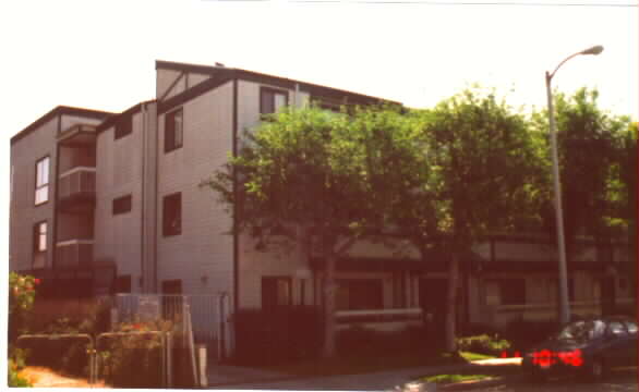 Noho Courtyard West in North Hollywood, CA - Foto de edificio - Building Photo