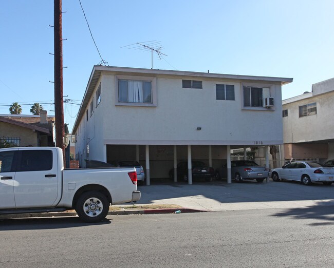 1816 N Mariposa Ave in Los Angeles, CA - Building Photo - Building Photo