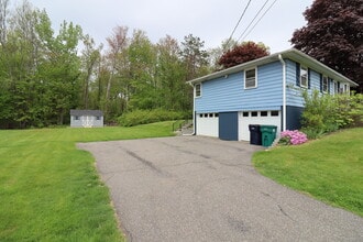 24 Kathy Dr in Seymour, CT - Building Photo - Building Photo