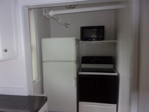 1555 Stafford Rd in Mansfield, CT - Building Photo - Building Photo