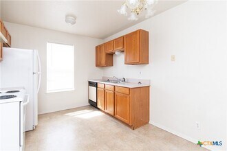 2014 Cedarhill Dr in Killeen, TX - Building Photo - Building Photo