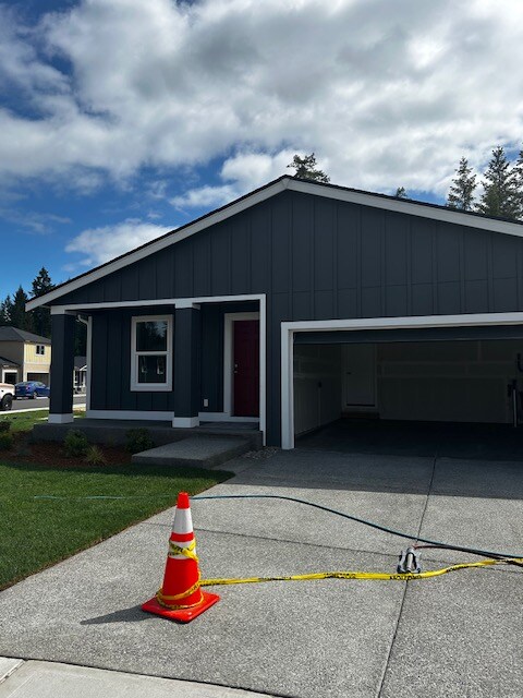 81 NorthEast Ridgetop Xing in Belfair, WA - Building Photo
