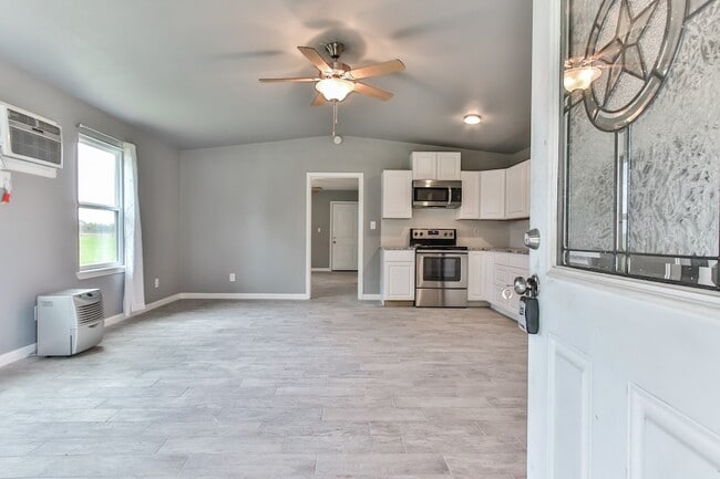 23910 FM 362 in Waller, TX - Foto de edificio - Building Photo