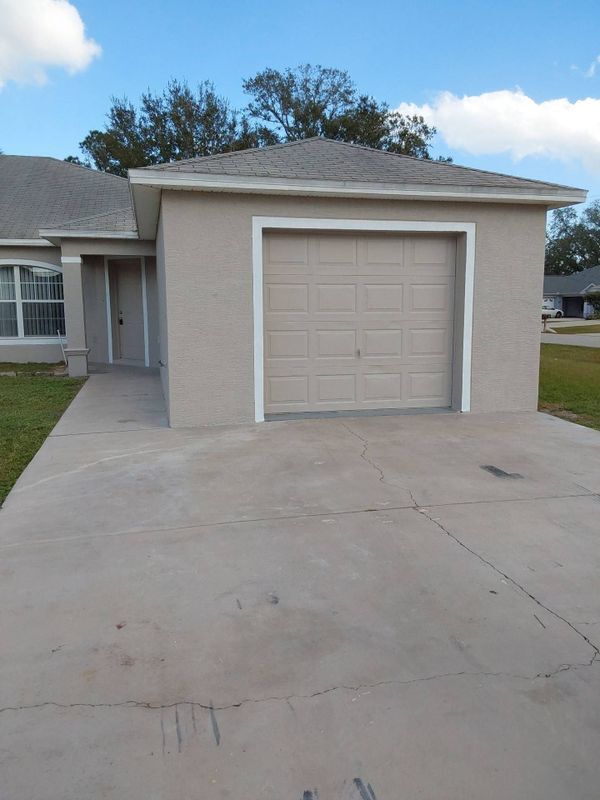 property at 21 Prospect Ln