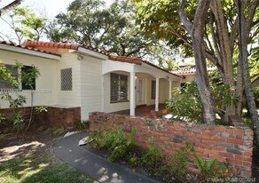 800 Andalusia Ave in Coral Gables, FL - Building Photo