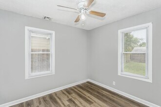 2925 E Maplewood Dr in Wichita, KS - Building Photo - Building Photo