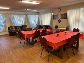 Reflections at Brittania in Los Angeles, CA - Foto de edificio - Building Photo