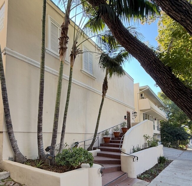 property at 1120 Flores St