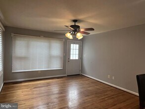 5808 Meridale Rd in Catonsville, MD - Foto de edificio - Building Photo