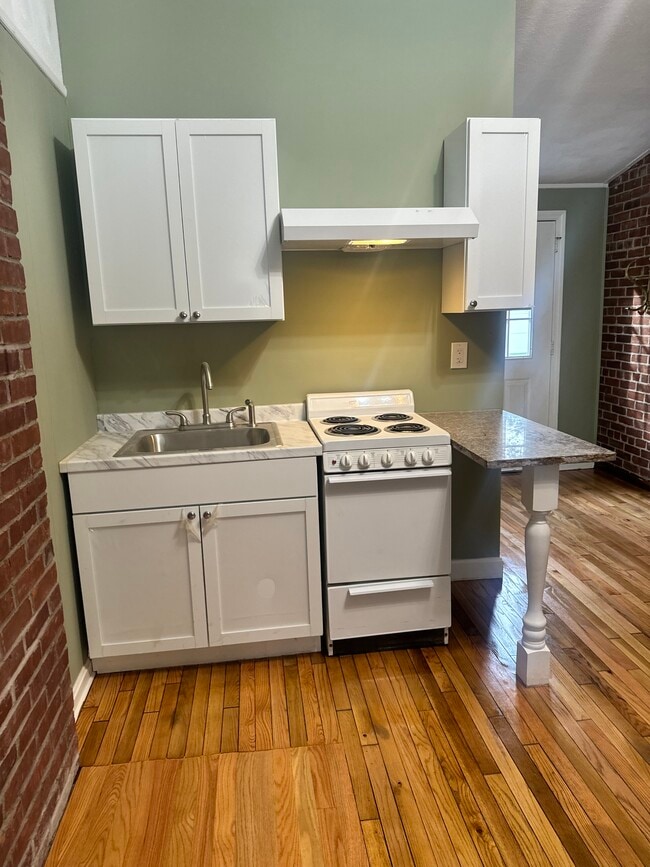 502 Providence St, Unit Studio in West Warwick, RI - Building Photo - Building Photo