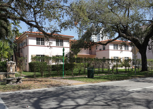 Miracle Apartments in Coral Gables, FL - Building Photo - Building Photo