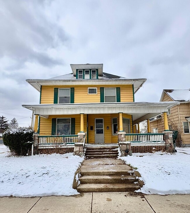 property at 1425 Miami St