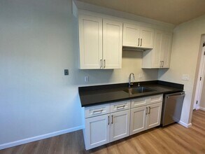 410 Evelyn Ave in Albany, CA - Building Photo - Building Photo