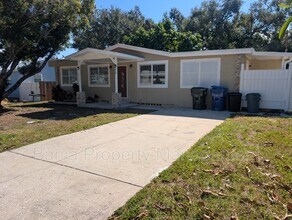 219 6th Ave SW in Largo, FL - Building Photo - Building Photo