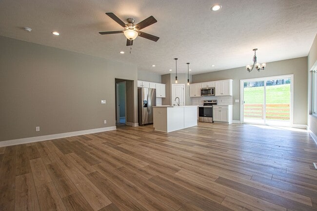 358-400 N Allen St in Bennington, NE - Building Photo - Building Photo