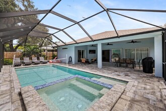 4360 Iola Dr in Sarasota, FL - Building Photo - Building Photo