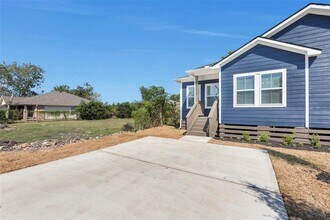 4837 Paula St-Unit -B in Houston, TX - Building Photo - Building Photo
