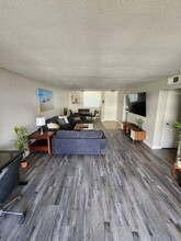 5180 N Wishon Ave, Unit 302 Furnished in Fresno, CA - Building Photo - Building Photo