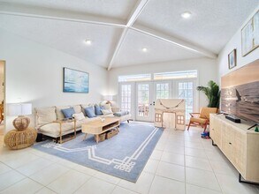 2281 SW Starling Dr in Palm City, FL - Foto de edificio - Building Photo