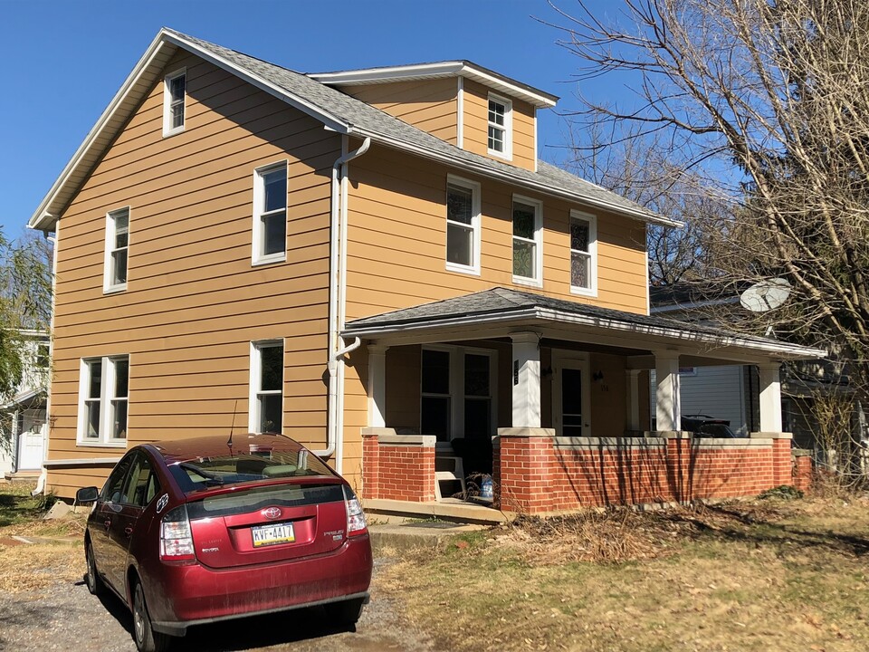 156 E Cherry Ln in State College, PA - Foto de edificio