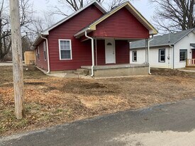 409 Samuel Moore Pkwy in Mooresville, IN - Building Photo